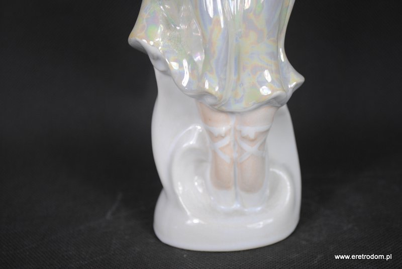 porcelanowa figurka