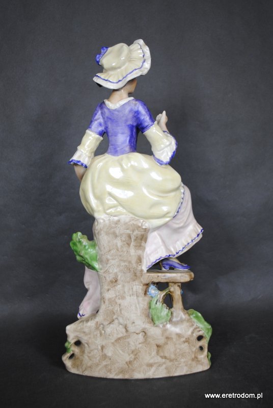 Figura kobieta w kapeluszu