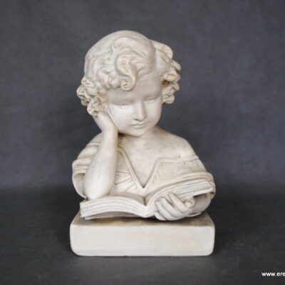 Figura gipsowa popiersie czytająca dziewczynka