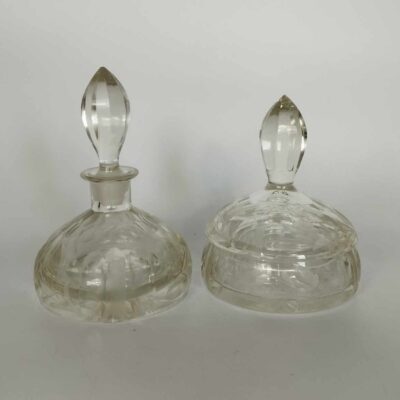 Zestaw na toaletkę flakon na perfumy i bomboniera