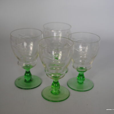 Zestaw 4 kieliszków kieliszki stare szkło