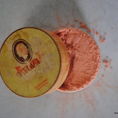 Kamea Adamczewski Warszawa wykwintny puder matowy opakowanie