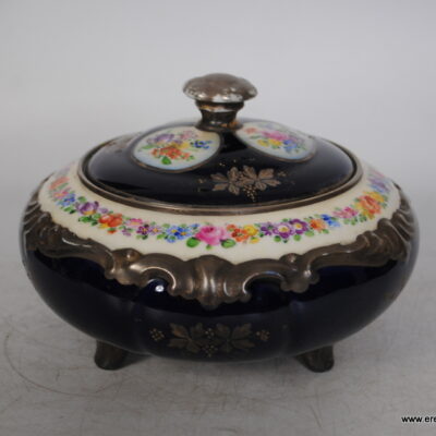 Bomboniera kobalt i kwiaty